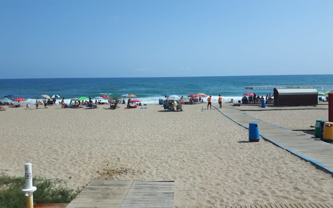 El PP propone que los dos primeros fines de semana de septiembre se mantengan el número de socorristas en las playas de Tavernes